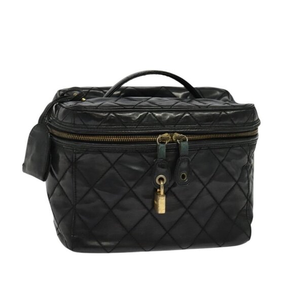 CHANEL Matelasse Vanity Pouch Enamel Black Gold CC Auth - Picture 2 of 16